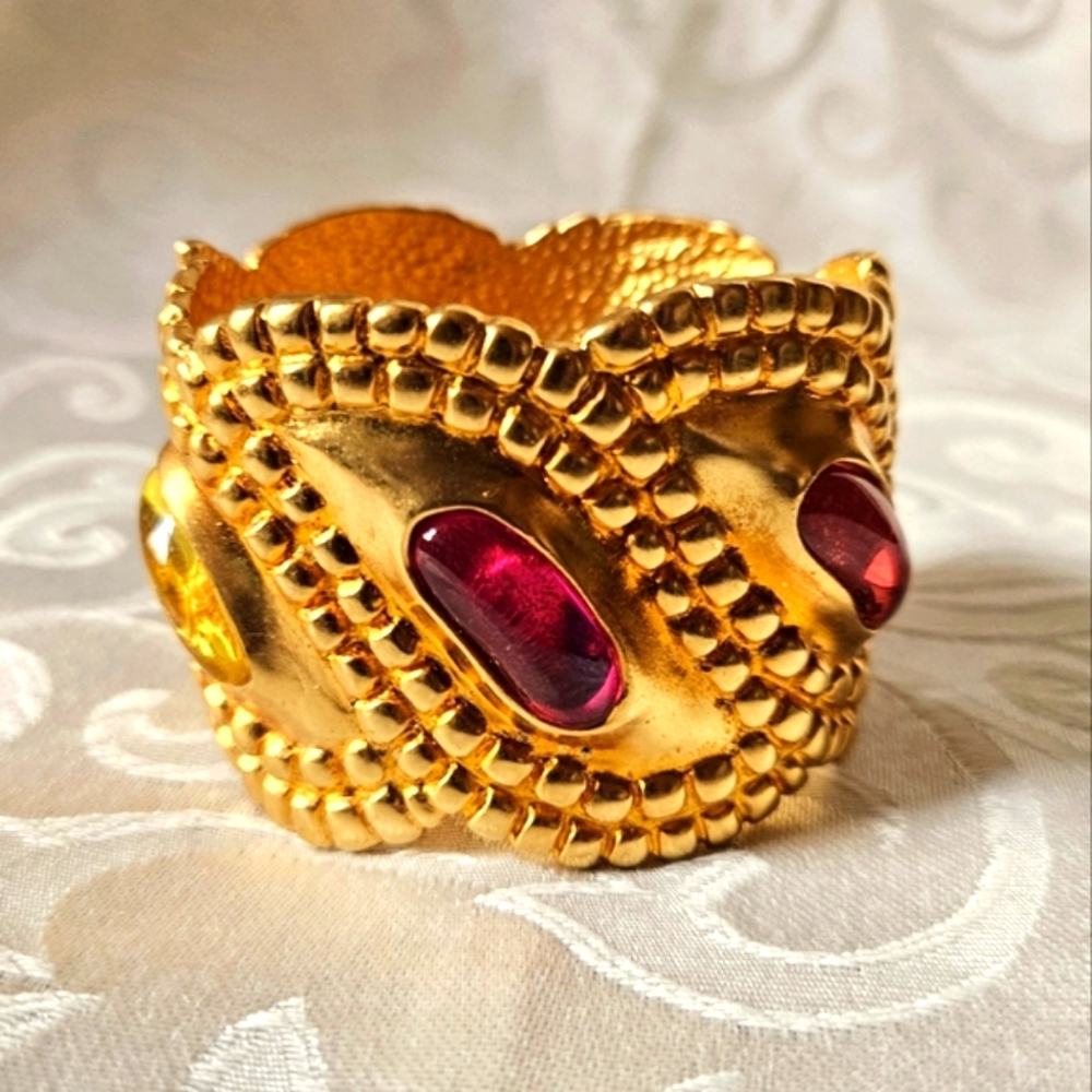 Vintage California Designer Deanna Hamro ? Gripoix Cab Brass Matte Gold Bracelet